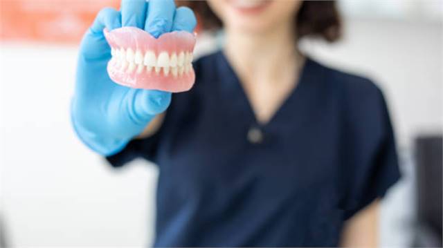 Whether you're looking for a dentist to help with tooth pain, cavities, or fillings, you'll find eve